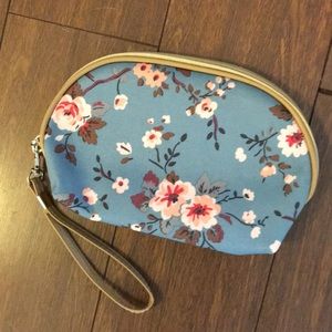 🎁 Gift Idea!! Travel cosmetic bag